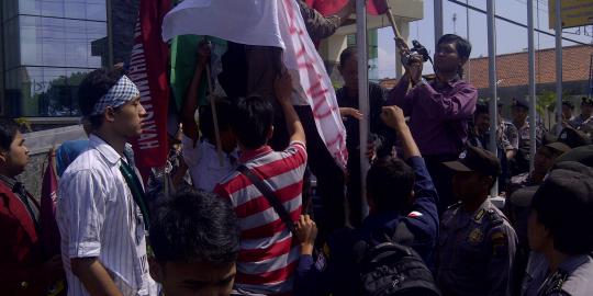 Demo tolak SBY ricuh, mahasiswa Tegal tempuh jalur hukum