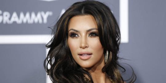 Kim Kardashian, sang presenter kondang yang kontroversial 