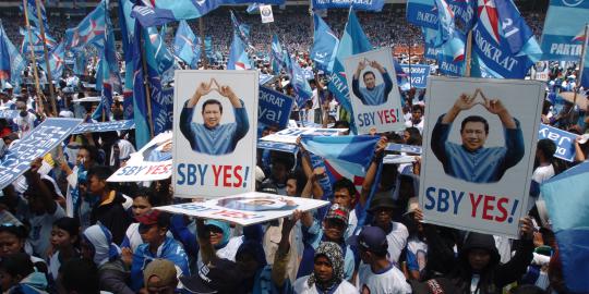 'Banyak kader terlibat korupsi, Demokrat bisa dibubarkan'