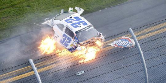 Kecelakaan balap mobil NASCAR di Daytona