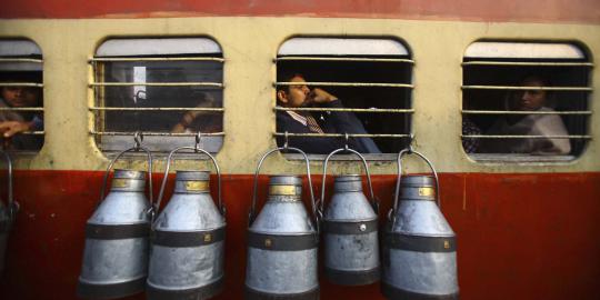 Menengok penumpang kereta api di India