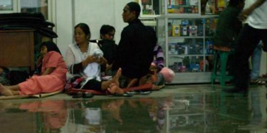 Penumpang kapal keluhkan genangan air di Tanjung Perak