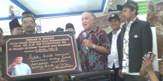 Terjebak macet, Din Syamsudin ke Mabes Polri naik ojek