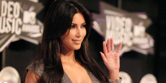 Kebakaran, sex tape Kim Kardashian nyaris dilalap api