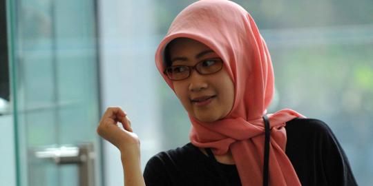 Kembali sambangi KPK, Dipta Anindita bersolek