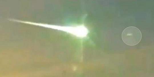 Hujan meteor di Rusia karena ditabrak UFO