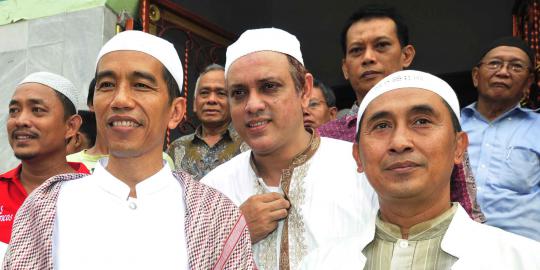 Di depan ratusan rakyat Betawi, Jokowi janji bangun masjid