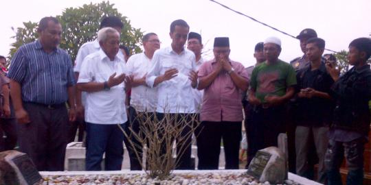 Jokowi ziarah ke makam Sultan Deli dan Tengku Rizal Nurdin