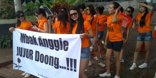 Kisah mahasiswi cantik, dibayar Rp 250 ribu sekali demo