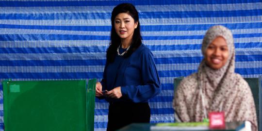 PM cantik Yingluck beri suara pemilihan gubernur Bangkok