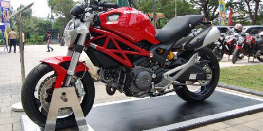 Nyaris setengah pasar Ducati adalah Monster