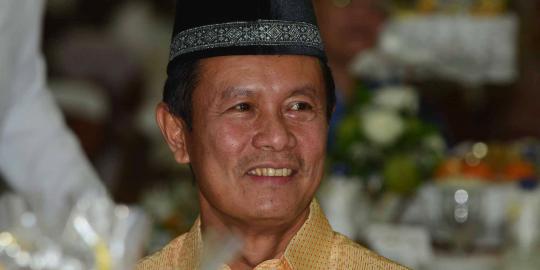 Jenderal Sutarman geleng kepala ditanya kasus Nanan Sukarna