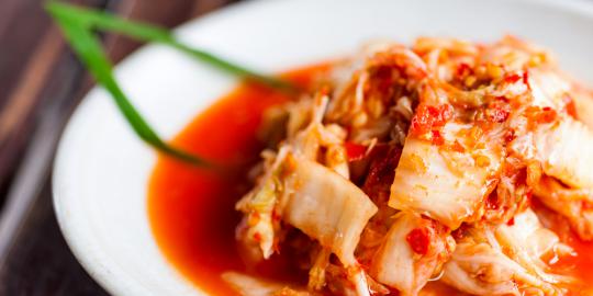 Makan kimchi bisa turunkan kolesterol