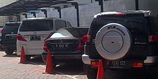 KPK sita 4 mobil milik Ahmad Fathanah