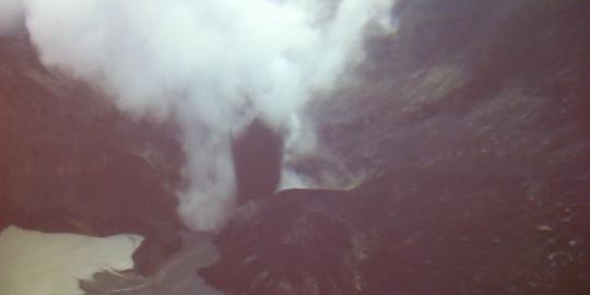 Warga Subang sempat rasakan hujan abu Tangkuban Parahu