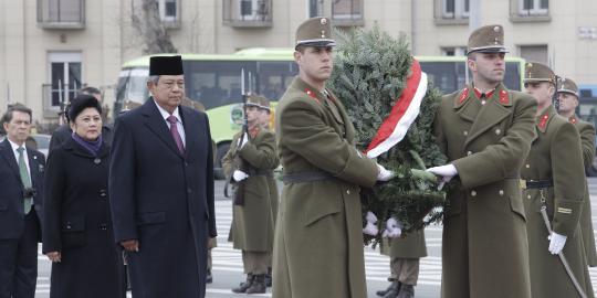 Presiden SBY kunjungi Taman Makam Pahlawan Hungaria