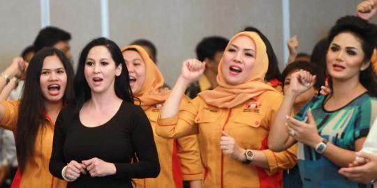 Krisdayanti dan Meriam Bellina jadi kader Hanura