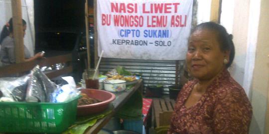 Tiap ke Solo, Soeharto pesan 100 porsi nasi liwet Bu Wongso