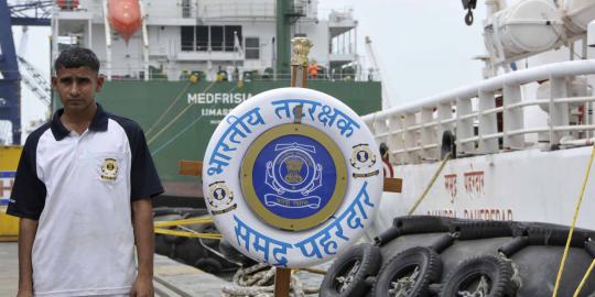 Kapal penjaga pantai laut India