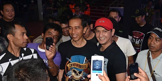 musik bareng keluarga rev5