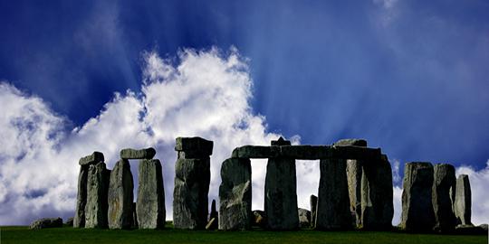 Fungsi awal Stonehenge adalah makam keluarga raja?