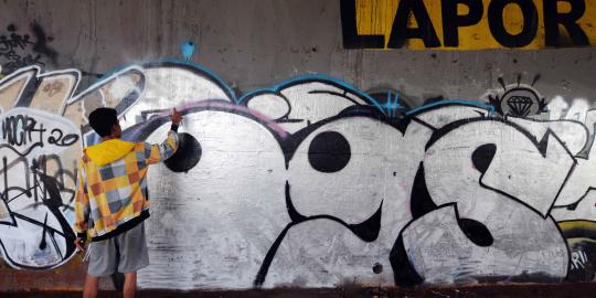 Taman lukisan mural di kolong flyover Tanah Abang