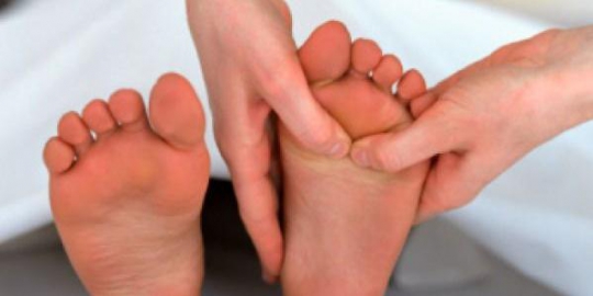 10 rahasia miliki kaki lembut dan seksi