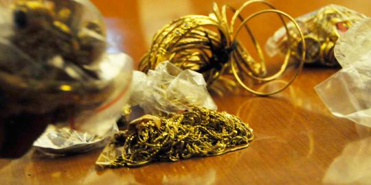 Polda sita 1 kg emas & senpi rakitan dari perampok toko emas