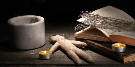 Guru spiritual artis, membantu atau menyesatkan?    