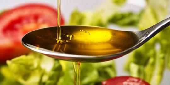 Mencium aroma minyak zaitun bisa bikin langsing?