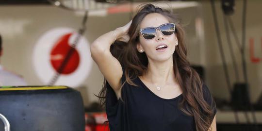 Kecantikan model blasteran Jepang-Argentina, Jessica Michibata