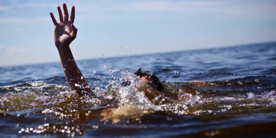 Mabuk, 2 orang tenggelam di Pantai Ujung Batu