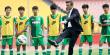 Beckham latih pemain muda China pakai seragam jas