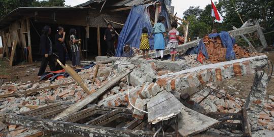 Belum miliki izin bangunan, sebuah gereja di Bekasi dihancurkan