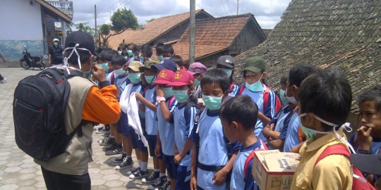 murid dengan dengan penggaris hingga memar rev1