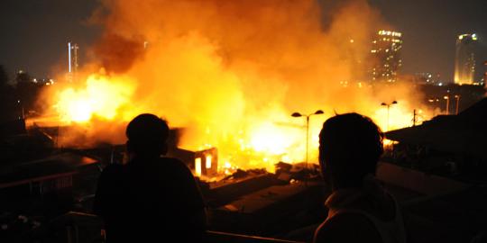 PT Indah Cargo Logistik terbakar, satu karyawan meninggal dunia
