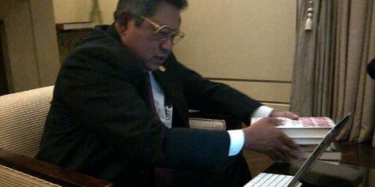 Punya gadget canggih, kenapa SBY masih suka SMS?