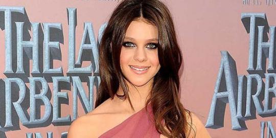 Nicola peltz resmi terlibat \'Transformer 4\'