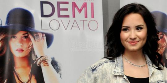 Demi Lovato kembali jadi juri THE X FACTOR