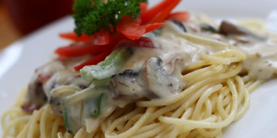 6 makanan terburuk untuk kulit