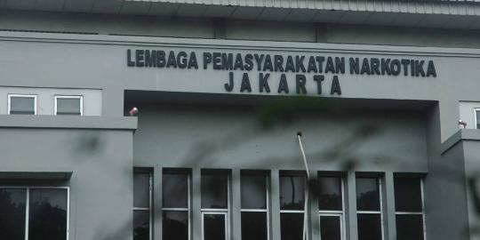 Bekal pelor menuju kapal besar