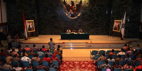 Jokowi lantik kepala Dinas Satpol PP dan Dinas Pemakaman