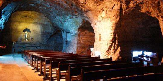 Zipaquira, katedral garam 200 meter di bawah tanah