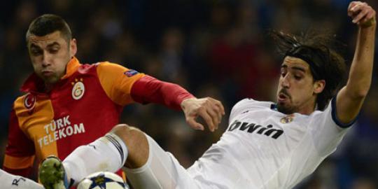 Galatasaray banding kartu kuning Yilmaz