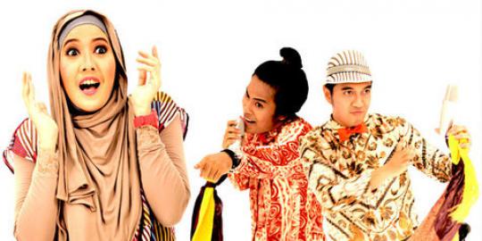 Peggy Melati Sukma produseri duo adik bungsunya
