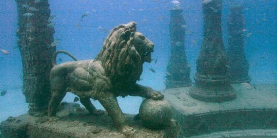 Wow, ada makam bawah air pertama di dunia!