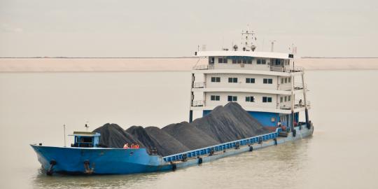 Pemerintah minta pemda permudah izin pembangunan smelter