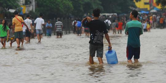 Banjir Bojonegoro, Kasinem tewas terseret arus Bengawan Solo