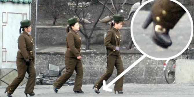 Tentara Perempuan Korea Utara Bersepatu Hak Tinggi