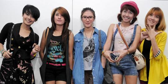 Girlband - boyband surut, bukan alasan uty hengkang dari Supergirlies